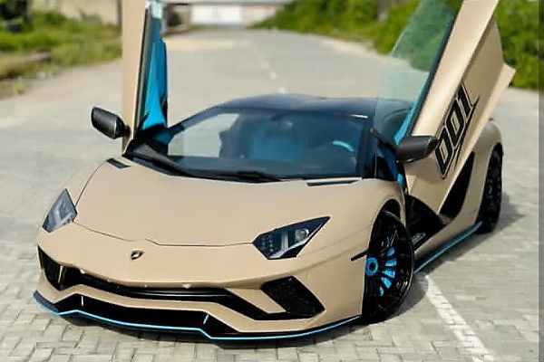 Davido’s Lamborghini Aventador Gets New Wrap With Customized “001” Decal, “Omo Baba Olowo” Painting - autojosh