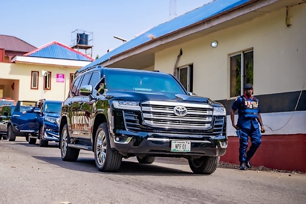 “NPF 01” : Moment IGP Arrived For His Historic Visit To NSCDC HQ In An Armored Toyota Land Cruiser 300 SUV - autojosh