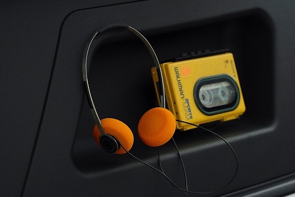 Vagabund Transforms Two MINI Countryman S Into Mobile Sound Stages With Speakers, Tweeters And Subwoofers - autojosh 