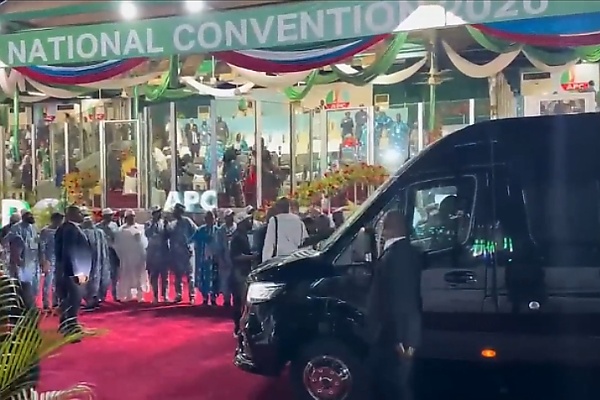 Tinubu’s Armored Mercedes-Benz Sprinter Steals The Show At APC National Convention - autojosh