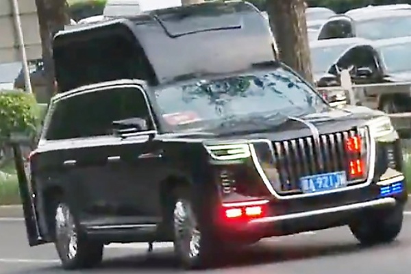 Mysterious Chinese-made SUVs With Huge Custom Roofs Featured In Trump’s Motorcade In Beijing - autojosh 