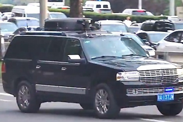 Mysterious Chinese-made SUVs With Huge Custom Roofs Featured In Trump’s Motorcade In Beijing - autojosh 