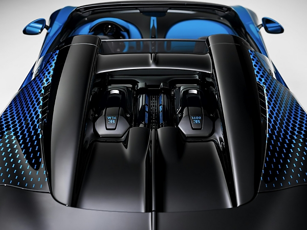 Dragonfly-inspired Bugatti W16 Mistral ‘Fly Bug’ Wears A Paint That Shifts Between Blue And Turquoise -autojosh