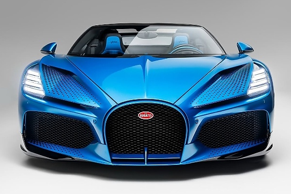 Dragonfly-inspired Bugatti W16 Mistral ‘Fly Bug’ Wears A Paint That Shifts Between Blue And Turquoise -autojosh