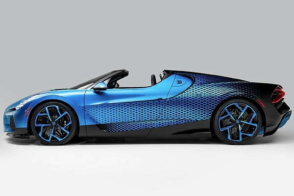 Dragonfly-inspired Bugatti W16 Mistral ‘Fly Bug’ Wears A Paint That Shifts Between Blue And Turquoise -autojosh