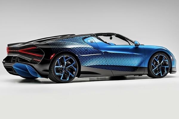 Dragonfly-inspired Bugatti W16 Mistral ‘Fly Bug’ Wears A Paint That Shifts Between Blue And Turquoise -autojosh