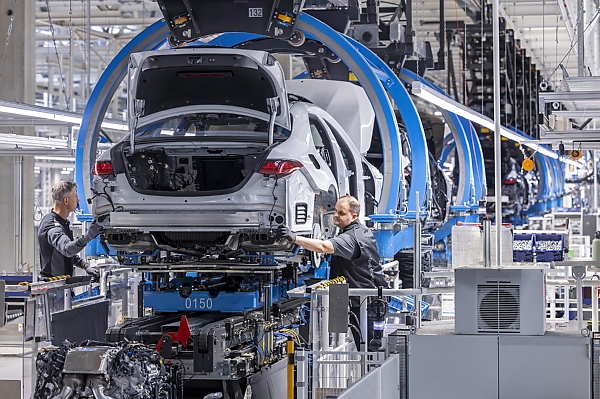 First Examples Of Facelifted S-Class, Mercedes-Maybach S-Class And EQS Rolls Off The Production Line - autojosh