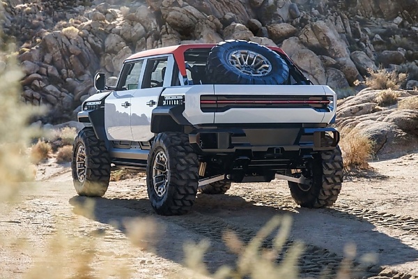 Rock Crawler : GM Unveils All-new Reconfigurable Electric Concepts Called Hummer X SUV And Hummer X Truck - autojosh 