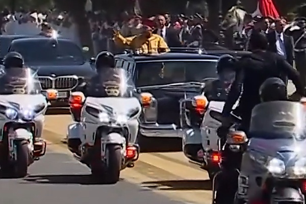 King of Morocco Pulls Up For Eid Prayers In His Open-top Vintage Mercedes-Benz 600 Pullman Landaulet - autojosh 