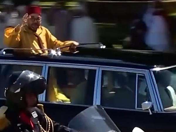 King of Morocco Pulls Up For Eid Prayers In His Open-top Vintage Mercedes-Benz 600 Pullman Landaulet - autojosh 