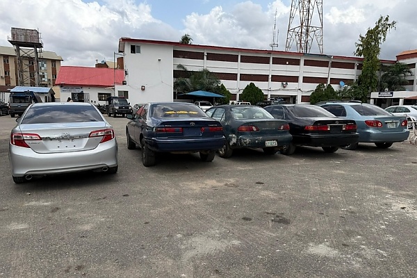 Lagos Police Arrest Notorious Car Snatchers, Recovers 3 Stolen Toyota Camrys, 2 Corollas - autojosh 