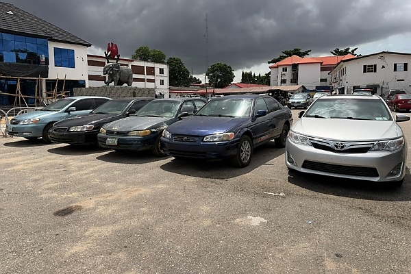 Lagos Police Arrest Notorious Car Snatchers, Recovers 3 Stolen Toyota Camrys, 2 Corollas - autojosh 