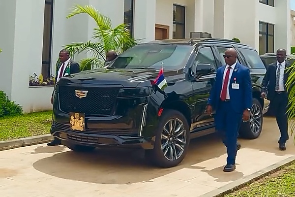 Photos : Tinubu’s Armored Cadillac Escalade Turns Head At APC Presidential Primary In Lagos - autojosh 