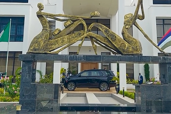 Photos : Tinubu’s Armored Cadillac Escalade Turns Head At APC Presidential Primary In Lagos - autojosh 