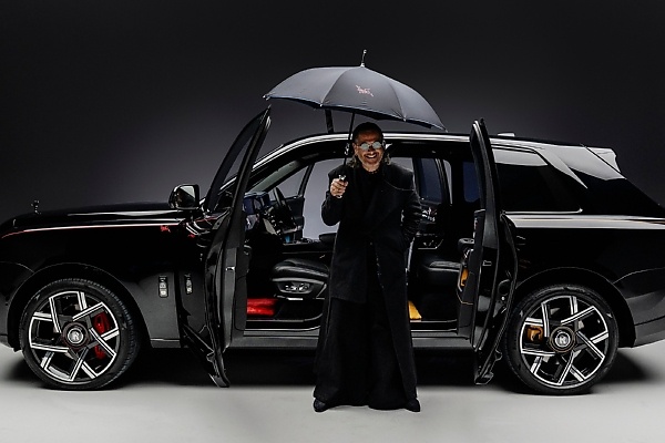 Rolls-Royce Black Badge Cullinan by Cyril Kongo Has A Cabin Hand-painted By World-renowned Artist - autojosh