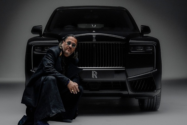Rolls-Royce Black Badge Cullinan by Cyril Kongo Has A Cabin Hand-painted By World-renowned Artist - autojosh