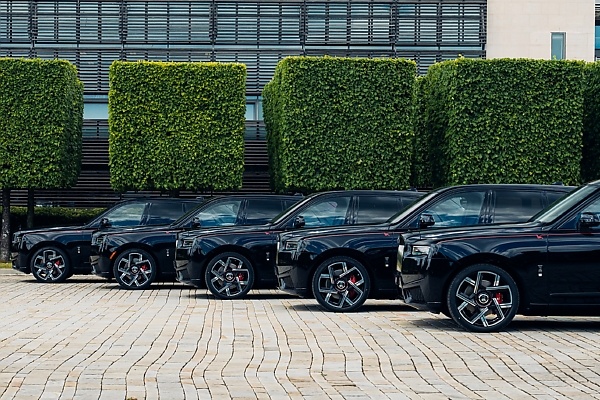 Rolls-Royce Black Badge Cullinan by Cyril Kongo Has A Cabin Hand-painted By World-renowned Artist - autojosh