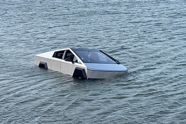 Texas Man, 70, Arrested After Driving A Tesla Cybertruck Into A Lake To Test Its “Wade Mode” Feature - autojosh