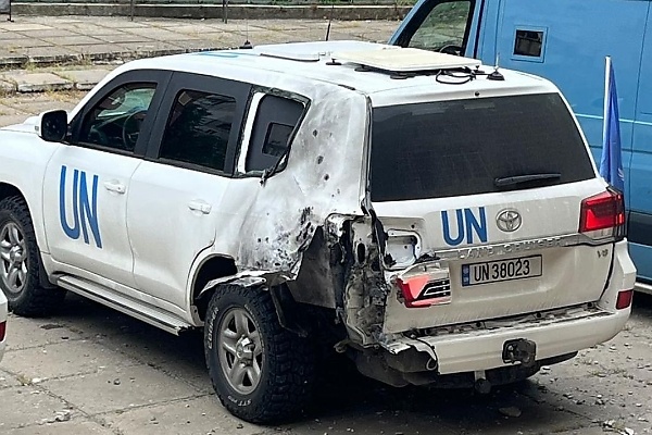 UN’s Armored Toyota Land Cruiser Hit By Drones While Delivering Aid In Ukraine, See The Aftermath - autojosh