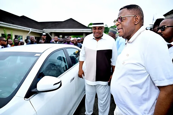 Democracy Day : Cross River Governor Rolls Out 36 Electric Vehicles For Permanent Secretaries - autojosh 