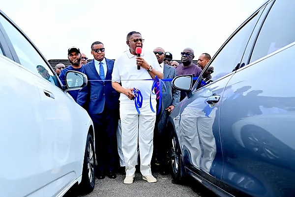 Democracy Day : Cross River Governor Rolls Out 36 Electric Vehicles For Permanent Secretaries - autojosh 