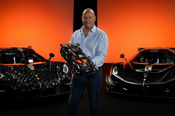 Lego And Koenigsegg Just Built The World’s Fastest Lego Car Powered By A V8 - autojosh 