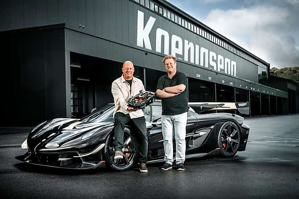 Lego And Koenigsegg Just Built The World’s Fastest Lego Car Powered By A V8 - autojosh 