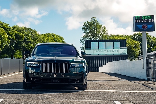 This Bespoke Rolls-Royce Black Badge Ghost Honors Charles Rolls’ 1906 Tourist Trophy Victory - autojosh 