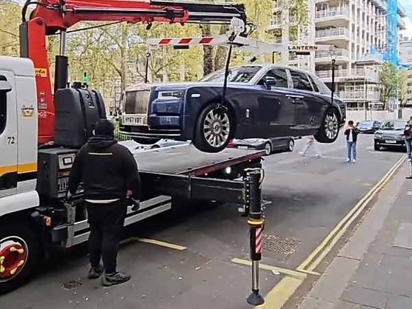“UK No Be Naija” : N1.5 Billion Rolls-Royce Phantom 8 Impounded For Parking Offence In The UK - autojosh 