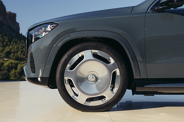 Photos : 2027 Mercedes-Maybach GLS 680 - autojosh