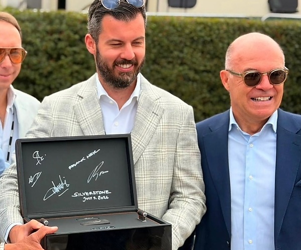 Bugatti Finally Delivers The $16 Million, 1-of-1 W16 Mistral ‘World Record Car’ - autojosh