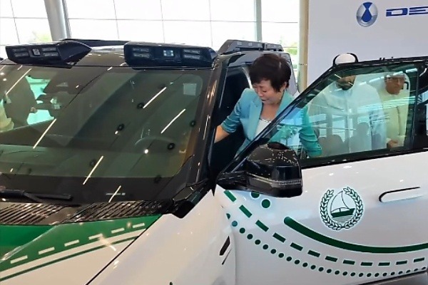 Dubai Police Unveils 2nd-Gen AI-Powered ‘Ghiath’ Smart Patrol Based On Denza B8 Hybrid SUV - autojosh