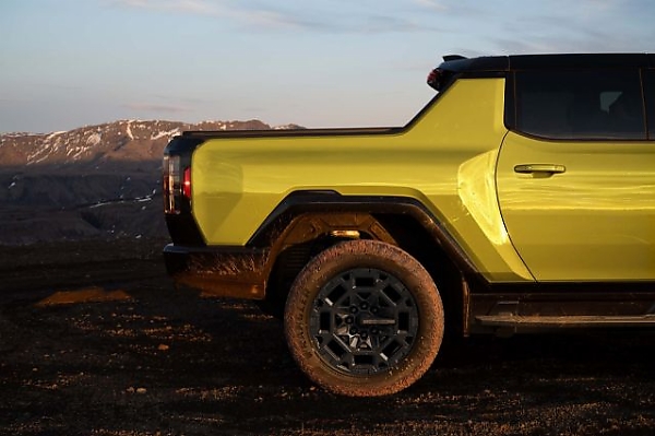 GMC Celebrates 25 Years Of HUMMER Nameplate With Limited-run HUMMER EV ICON | 25 - autojosh 