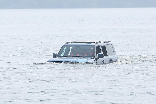 Built To Drive Across A Lake : Dreaded Lagos Flood Is No Match To Jetour G700 ‘Ark Edition’ SUV - autojosh 