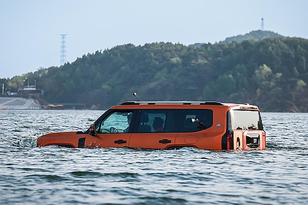 Built To Drive Across A Lake : Dreaded Lagos Flood Is No Match To Jetour G700 ‘Ark Edition’ SUV - autojosh 