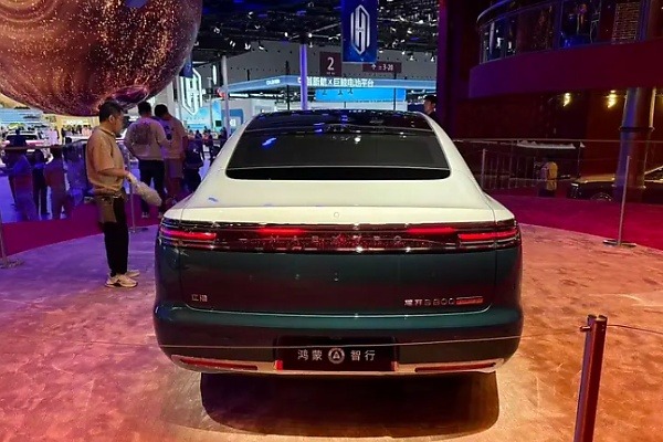 Following Early Success Against Maybach, Huawei’s Maextro Debuts ‘Grand Design’ Variant Of S800 - autojosh 