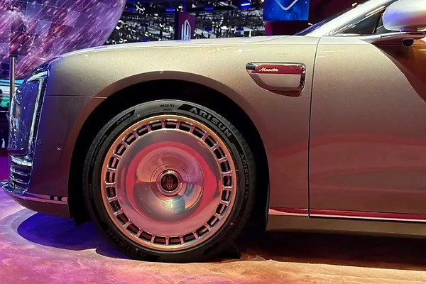 Following Early Success Against Maybach, Huawei’s Maextro Debuts ‘Grand Design’ Variant Of S800 - autojosh 