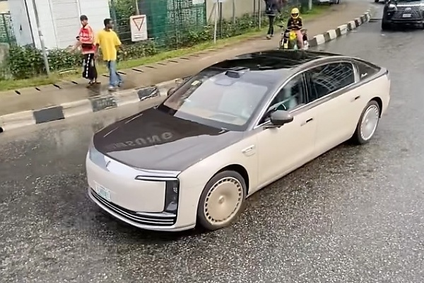 China’s Mercedes-Maybach S-Class Rival, Maextro S800, Spotted In Lagos - autojosh