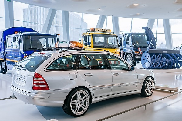 Mercedes-AMG Marks 30 Years Of Providing Official Safety And Medical Cars At Formula 1 Races - autojosh