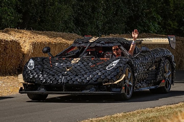 Speed & Smoke: The Best Photos From The 2026 Goodwood Hill Climb - autojosh 