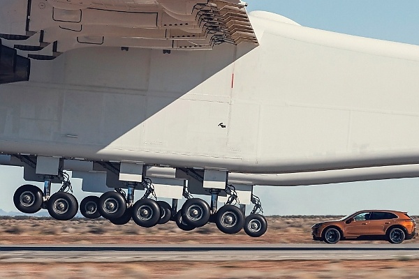 Didn’t Blow Off: How The Porsche Cayenne Kept Pace Under The World’s Largest Aircraft - autojosh