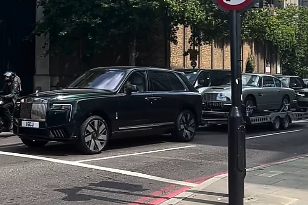 Rolls-Royce Cullinan Series II Worth ₦1.5 Billion Seen Towing Vintage Aston Martin DB5 On Trailer (Photos) - autojosh