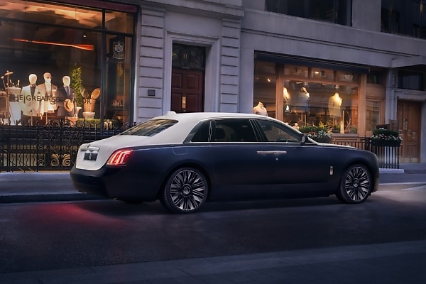 Photos : Bespoke One-of-one Rolls-Royce Ghost Savile Row - autojosh 