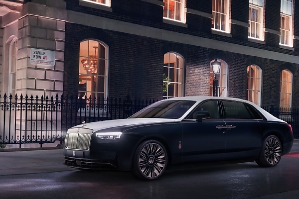 Photos : Bespoke One-of-one Rolls-Royce Ghost Savile Row - autojosh