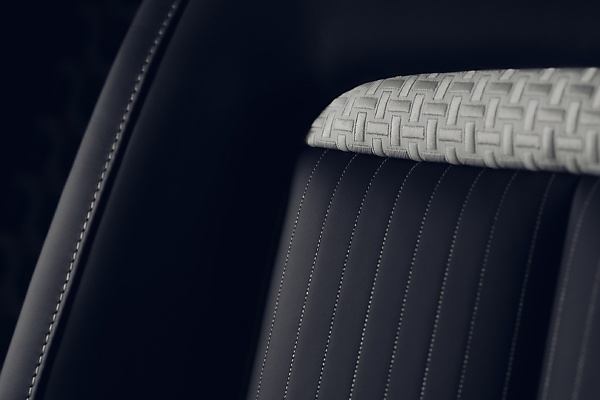 Photos : Bespoke One-of-one Rolls-Royce Ghost Savile Row - autojosh 