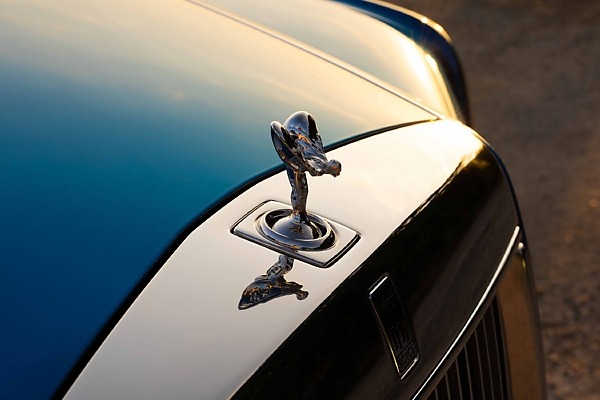 Racing Yacht-inspired Rolls-Royce Phantom Regatta Debuts At The 2026 Festival of Speed - autojosh