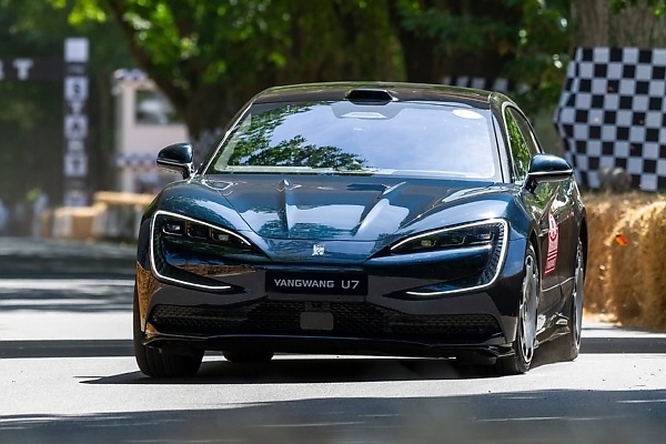 Speed & Smoke: The Best Photos From The 2026 Goodwood Hill Climb - autojosh 