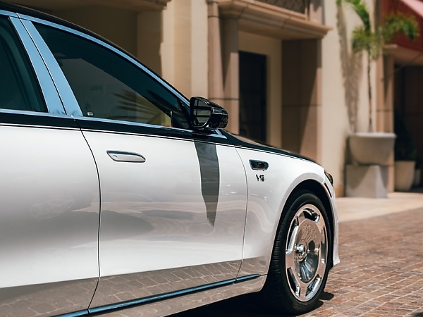 Mercedes-Maybach Likes Fan’s First Drive Photos Of The New V12 Mercedes-Maybach S-Class - autojosh