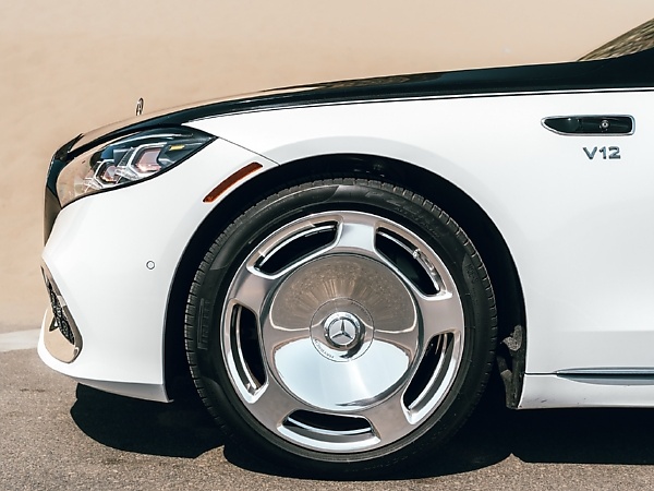 Mercedes-Maybach Likes Fan’s First Drive Photos Of The New V12 Mercedes-Maybach S-Class - autojosh