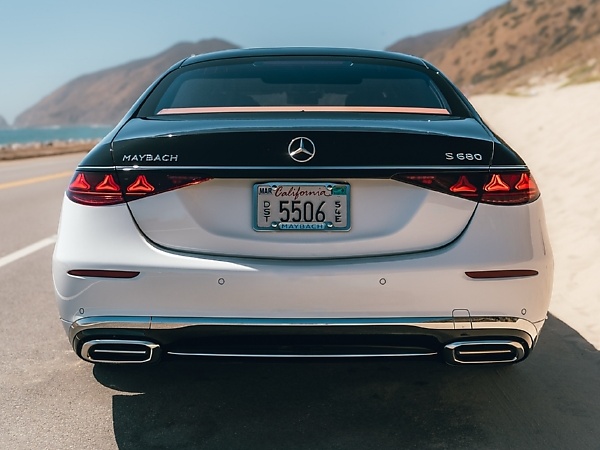 Mercedes-Maybach Likes Fan’s First Drive Photos Of The New V12 Mercedes-Maybach S-Class - autojosh